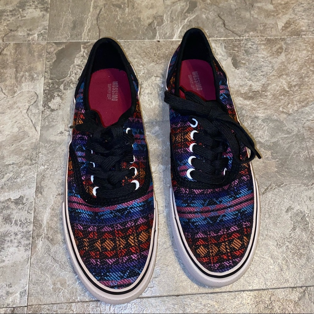 SOLD!! Mossimo Aztec sneaker - Picture 2 of 3